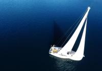 bateau à voile voilier mer bleue voile mât
